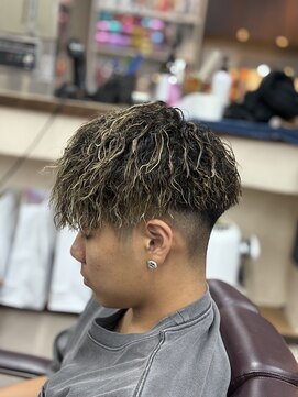 フィールリノ(FEEL lino) ハイライト、メッシュ、スパイラルパーマ