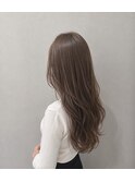 アッシュブラウン巻き髪スタイル