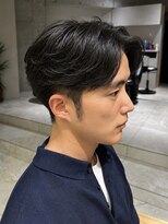 キリ 逗子(kiri)&nbsp;逗子葉山センターパートツーブロック毛流れフェザーパーマR94