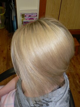 美容室 ハナ華(HANA) プラチナマット