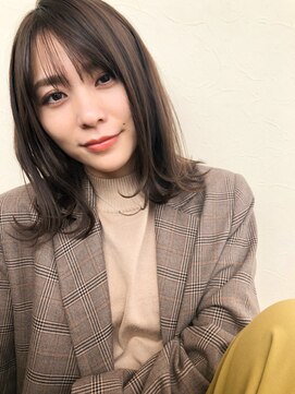 ソワリー 栄(THOiRY) THOiRY【女性らしい柔らかヘア】肩上でつくる外ハネミディ