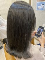 ヘアーサロン キー(Key)&nbsp;暗くても透けるカラー♪ダークブルージュ外ハネミディアム