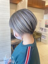 プラス ファースト ヘア(Plus 1st)&nbsp;シルバーアッシュ×ショート