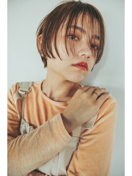 クラン(clan) 外ハネボブセクションカラーグラデーションカラーペールベージュ