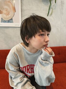 ヒュージ 表参道(huge) ハイライトマッシュショート_ホワイトアッシュ_ショートパーマ