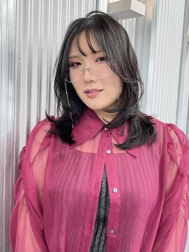 ルシアーアトリエ(Luthier atelier) レイヤーたっぷりミディアムヘアー