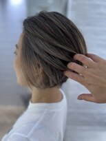 ステア ケース(stair case)&nbsp;顔まわりの白髪はナチュラルハイライトとして活用