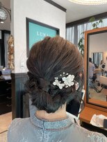 ルナバイルヴェール(LUNA by LeVert)&nbsp;大人シンプルシニヨン　お呼ばれヘアアレンジ
