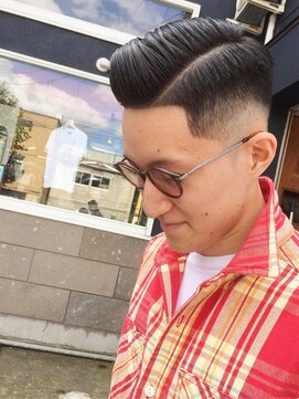 グルーミングサロン バーバーヤマシタ(GROOMING SALON BARBER YAMASHITA) サイドパート×フェードカット