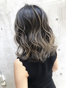 メリー(merry craftsman's factory) バレイヤージュアッシュベージュグレージュハイライト