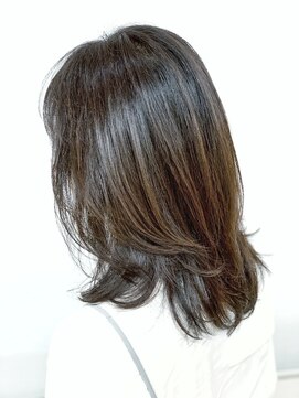 クオリス 赤塚店(QUALIS) 大人かわいい/くびれ/ミディアム/ウルフ/20代30代40代50代