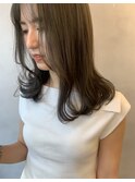 透明感グレージュ　オリーブカラー