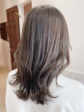 ネオリーブソラ 相模大野店(Neolive sola) 柔らかグレージュ/くびれスタイル/白髪ぼかし