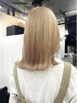 キラ 原宿(KILLA) ダブルカラー/ヘルシースタイル/ふんわりカール/ハイトーン/韓国