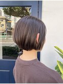自然なボリュームのグラデーションボブ