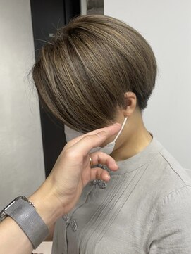 GBG 自由が丘 *After→Before*右スワイプ【白髪ぼかし脱白髪染めハイライト】