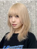 ミルクティーベージュ明るめグレージュミディアムウルフレイヤー
