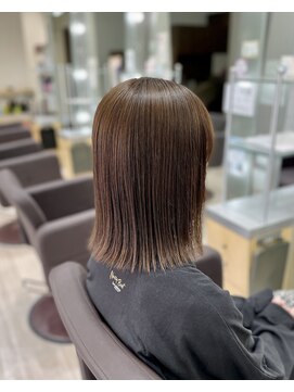 アトリエモア(Atelier More) 切りっぱなしミディアムスタイル