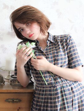 ヴィヴィ(VIVIE) 小顔かき上げ切りっぱなしストレートボブくすみブラウンベージュ