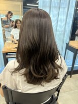 アリュウル 表参道 青山(Allure) ミディアムレイヤーカット/オリーブグレー/グレージュ◎