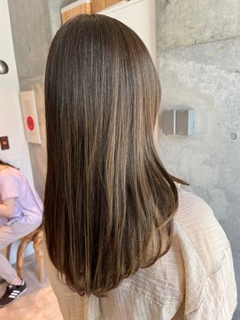 ファロルーエ(falo Ruhe) ロングレイヤー×透明感ブラウン