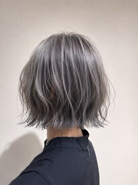 シンクヘアー(think hair by tori) シルバーグレー×外ハネボブ