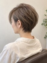 aptas 青山/表参道 白髪染め/白髪ぼかしハイライト/ボリュームアップエクステ&nbsp;表参道/青山/横顔に沿うナチュラルショート