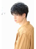 黒髪にも合う前下がりマッシュ×センターパートスパイラル