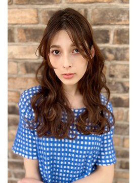 リークフー(Ree cu fuu) 10代20代30代40代 センターパートのロングにデジタルパーマ2 藤