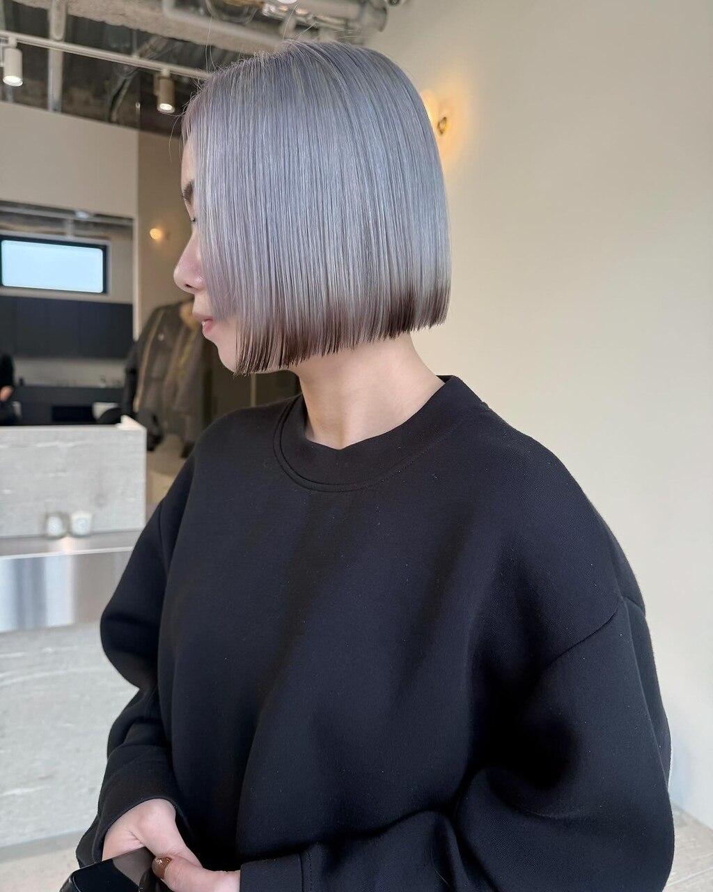 油彩画　切りっぱなしボブ デザインカラー/切りっぱなしボブ/シルバーグレー/裾カラー