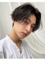 センターパート波巻きパーマ