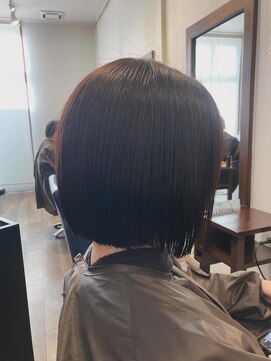 アイルフィルダウス(airfirdaus) ぱつっとボブ