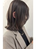 グレージュ×ミディアム