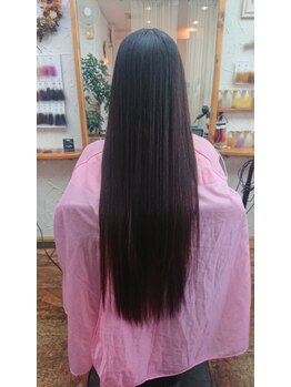 ブラウン ブラウンの写真/ヘナで髪を改善しながらする柔らい縮毛矯正。強いクセが得意！　クセがとれない場合代金全額お返しします。