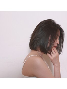 ケイトテイラー(KATETAYLOR) ストレートボブ×ブラウンアッシュ