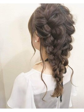 ヘアーデザイン ルシア(Hair Design Lucia) 編み下しアレンジ
