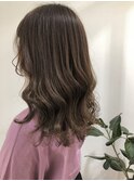 オリーブベージュ
