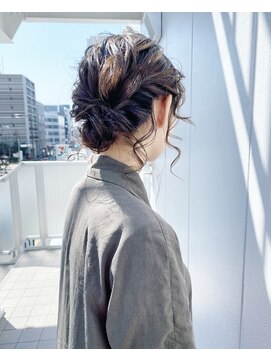 スティードトーキョー(Steed Tokyo) rough low chignon【Steed/立川】