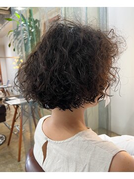 ビハインドザカーテン(BEHIND THE CURTAIN) ボブ×ツイストスパイラルパーマ×プードルパーマ