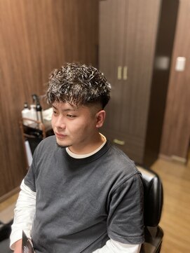 バーバークラシックス(BARBER CLASSICS) パーマ×フェード