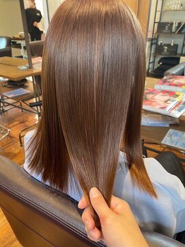 グリンプス 大濠店(Glimpse) 髪質改善ストレート トリートメント オレンジブラウン ツヤ髪