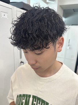 ウェイビーエフティフィフス 横浜西口(WAVEY ft.fifth) 横浜波巻きパーマシャドウパーマツイストスパイラルパーマ30代