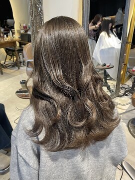 トリア(the tria) KURUMI オリーブベージュ