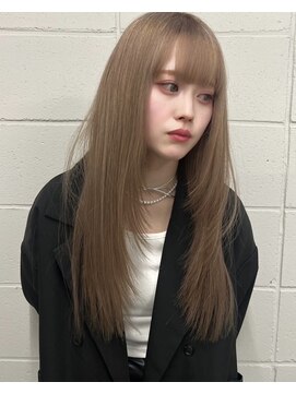 ピア ヤクイン(Pia Yakuin) layer cut × beige color