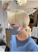 ホワイトブロンド／抜きっぱなしブロンド