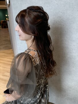 スリーランド(THREELAND) ハーフアップ、結婚式アレンジ(堀)