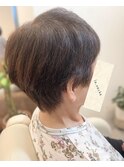 大人女性のふんわりショート