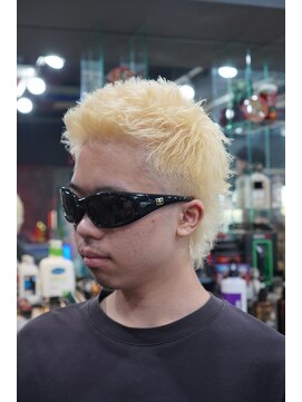 ツークツワンク バーバー 新宿(ZUG2WANG BARBER) ウルフテーパー