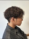 刈り上げセンターパートツイストスパイラルパーマ