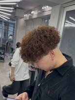 オーバル ジングウマエ(OVARL jingumae)&nbsp;縦落ちパーマツイストスパイラルパーマ